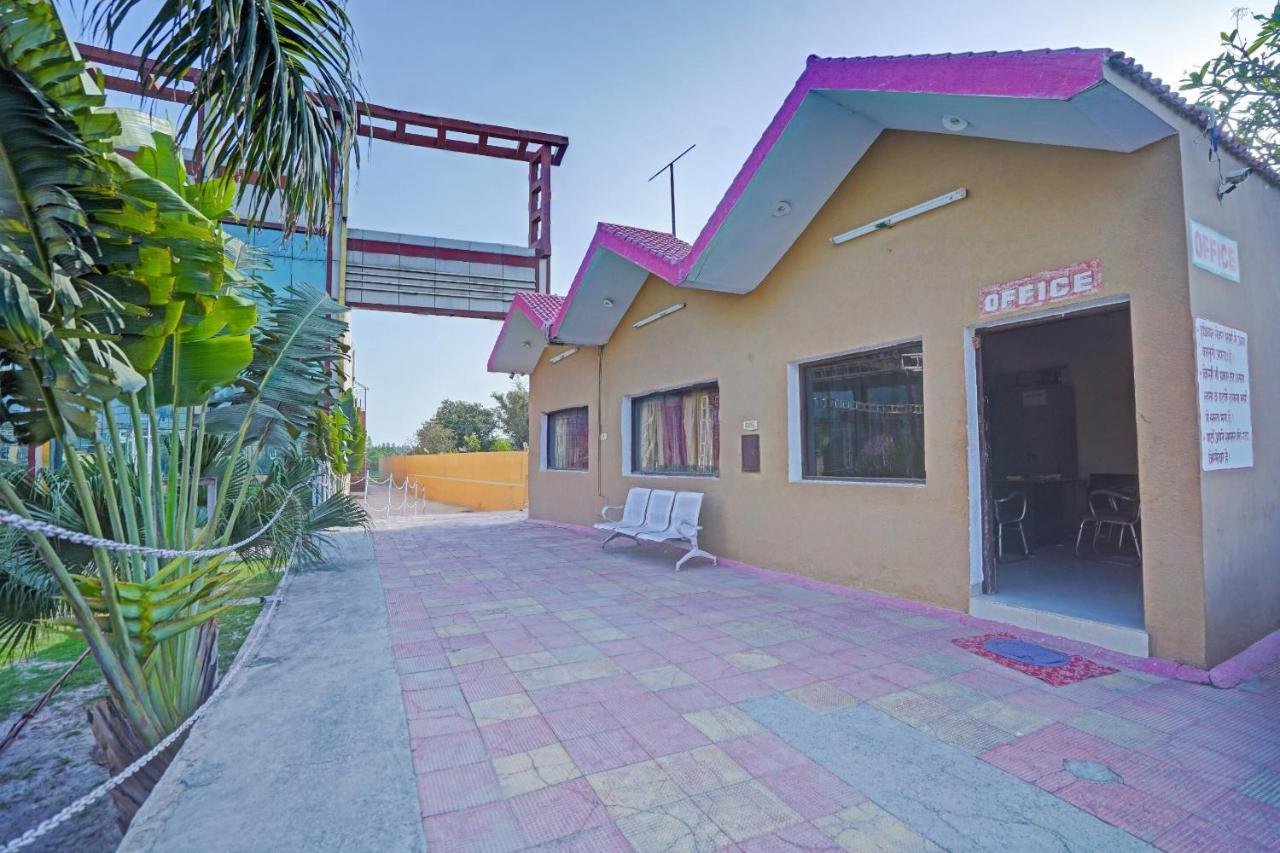 Hotel Oyo 87701 Lucky Farm Shāhpur Exterior foto